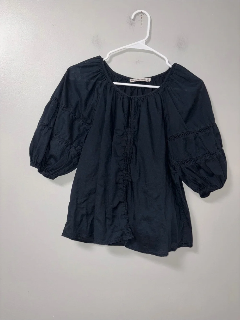 Abercrombie & Fitch Black V Neck Puff Sleeve Lace Inset Detailing Peasant Top XS
